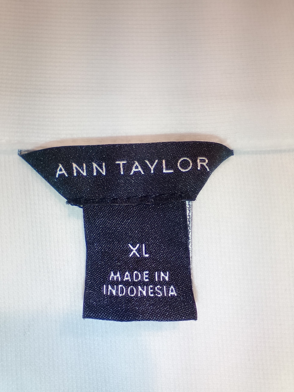 Ann Taylor White Sleeveless Draped Top - Picture 2 of 11